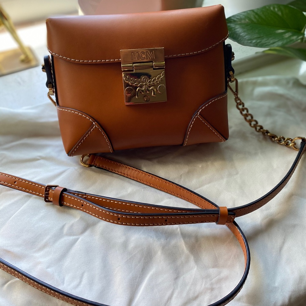 COPY - AUTHENTIC MCM Soft Berlin Crossbody/belt b…